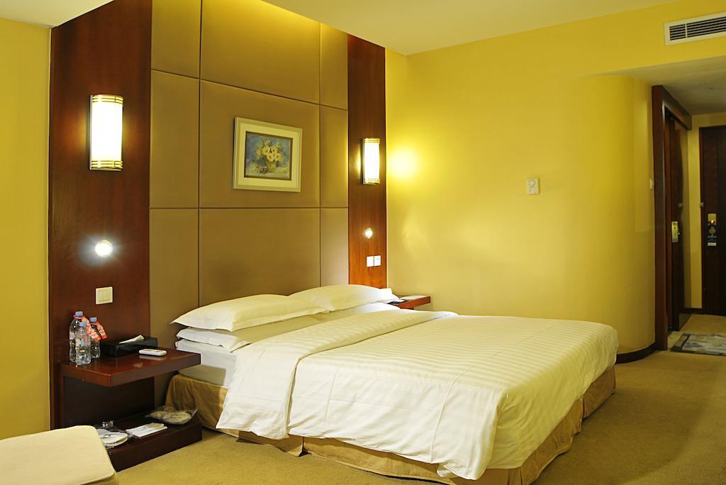 Maxcourt Hotel Changchun Room photo